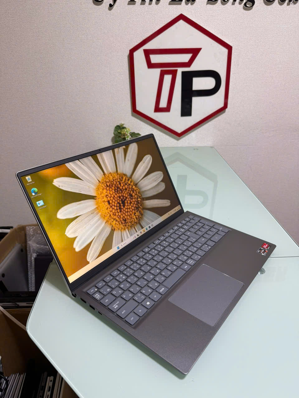 Dell Inspiron 5515 / AMD Ryzen 7 5700U (up to 4.3Ghz | 8